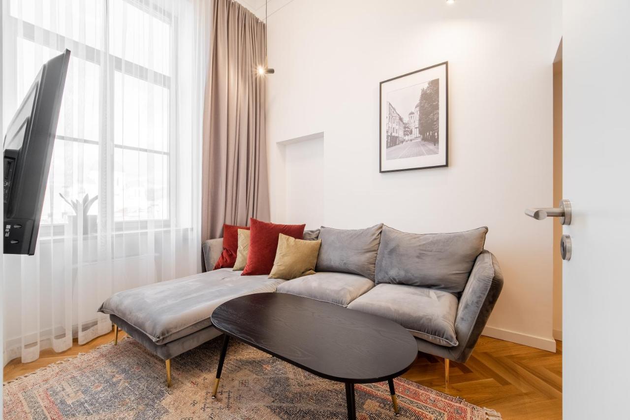 Owl Jazz Apartments - Luxury Apartments In The Heart Of The City Kaunas Exterior photo
